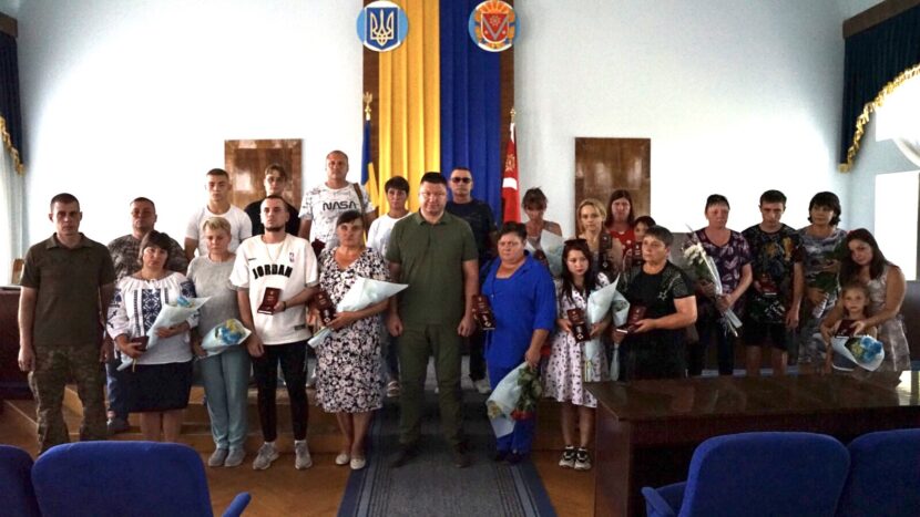 9 липня 2024 року,  в сесійній залі Кропивницької  районної військової адміністрації було вручено державні нагороди родинам загиблих військовослужбовців.